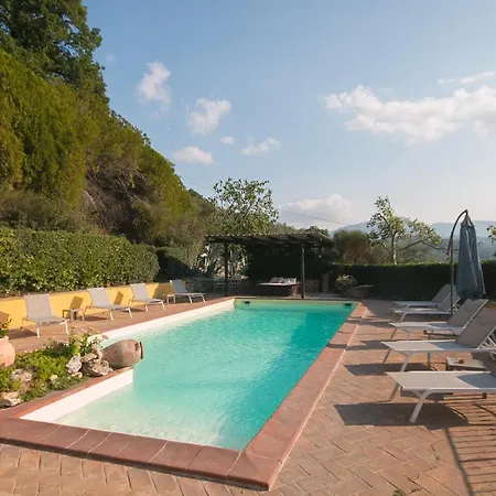 Apart-hotel Esther Foligno