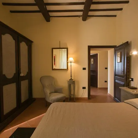 Aparthotel Esther Foligno