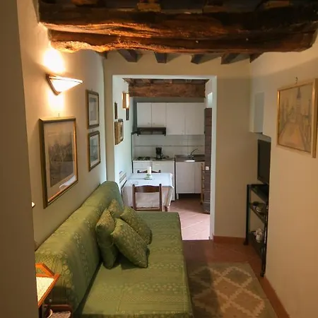 Apart-hotel Esther *