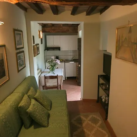 Esther Aparthotel