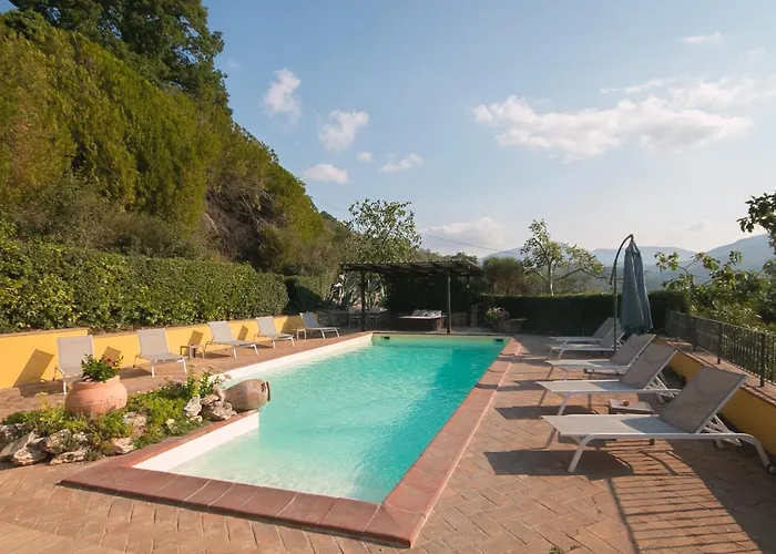 Apartahotel Esther Foligno